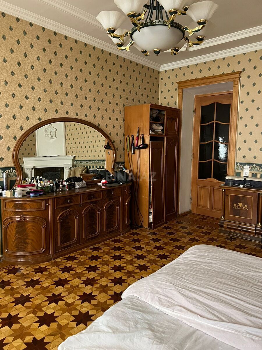 3 otaqlı Köhnə tikili, 28 May m., Bakı
