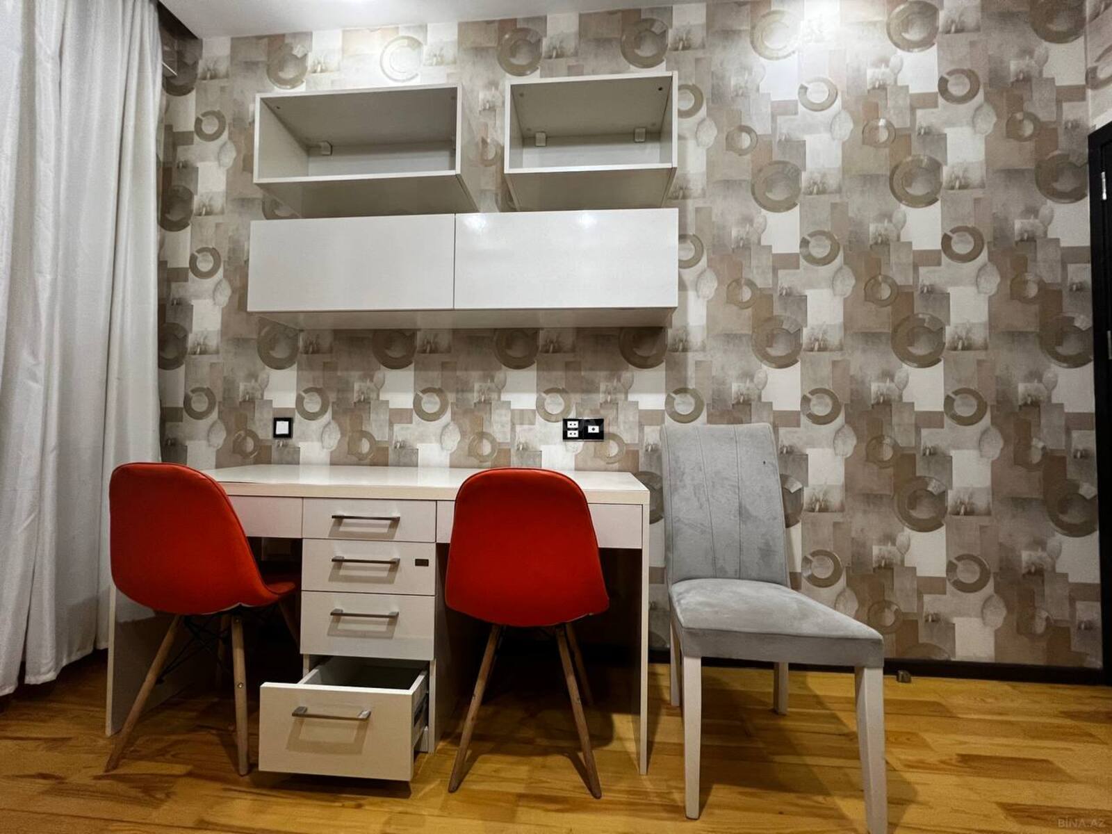 3 otaqlı Yeni tikili, Xırdalan