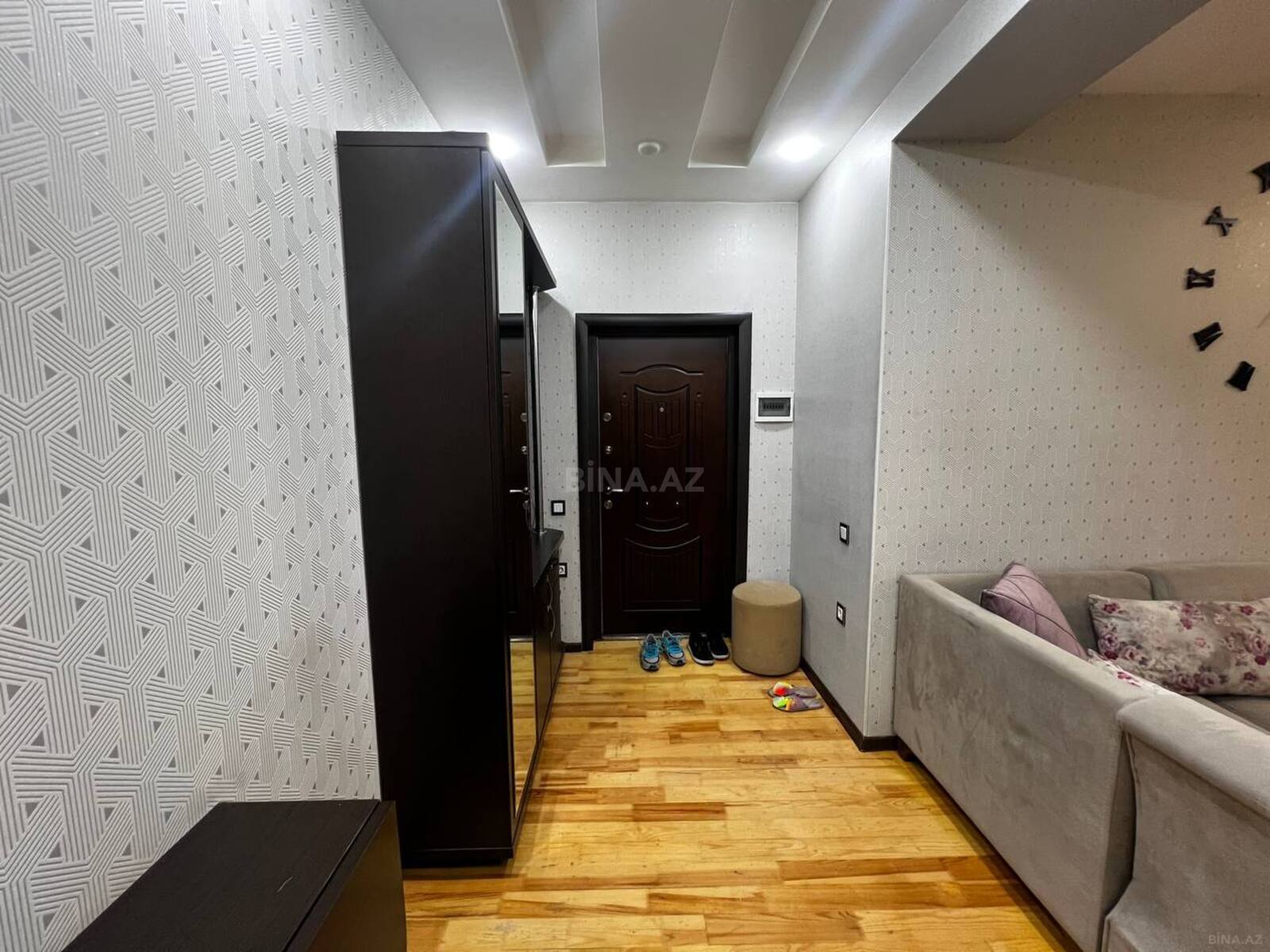 3 otaqlı Yeni tikili, Xırdalan