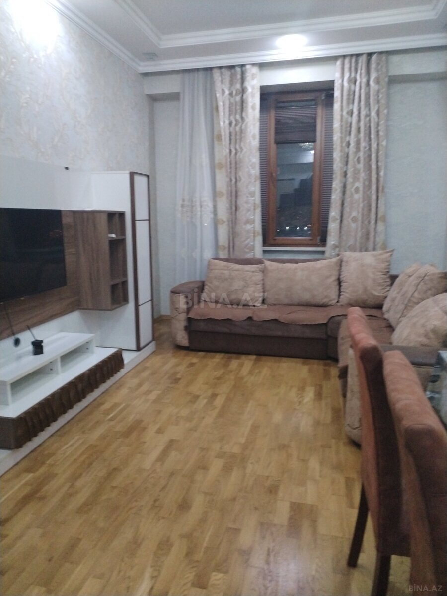 2 otaqlı Köhnə tikili, Qara Qarayev m., Bakı