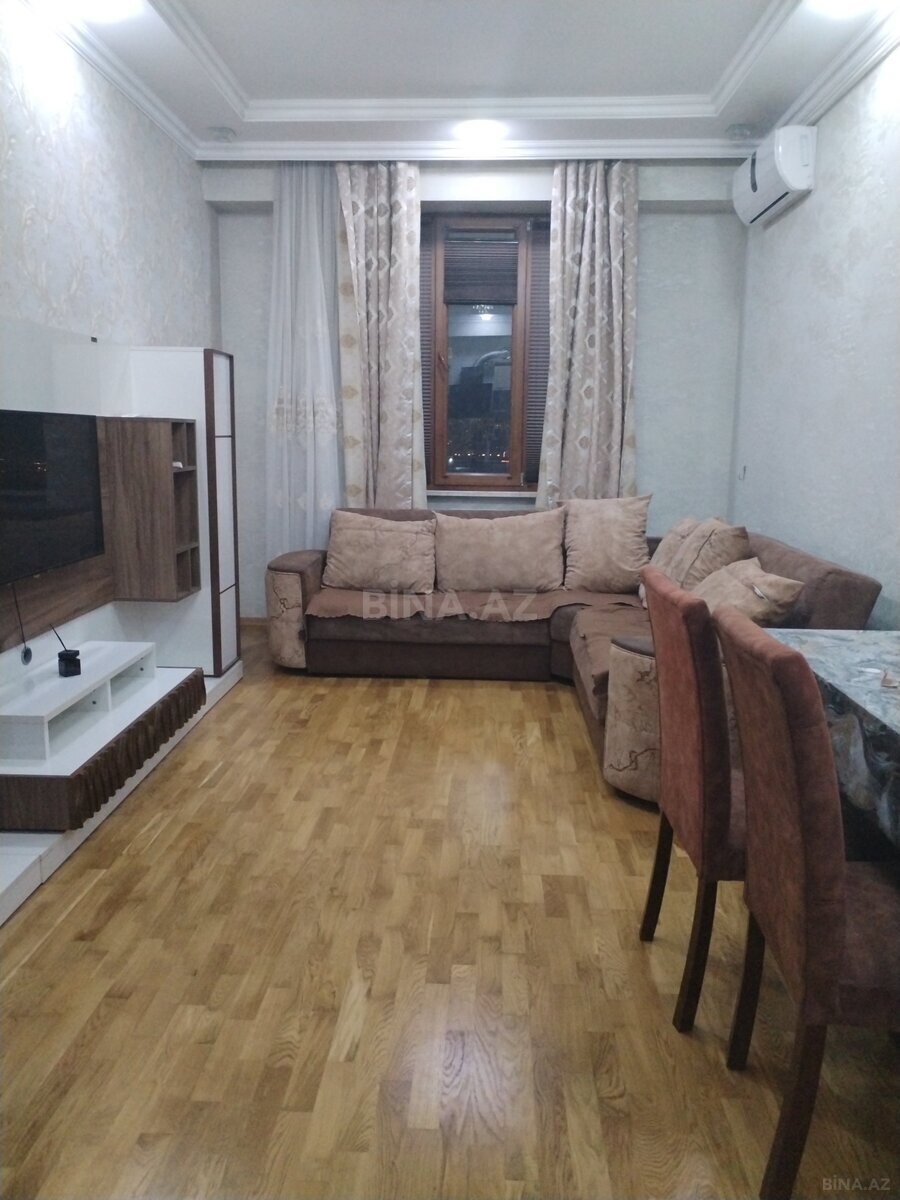2 otaqlı Köhnə tikili, Qara Qarayev m., Bakı