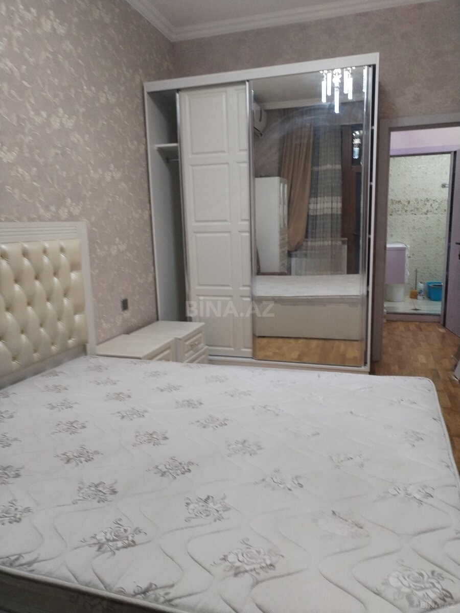 2 otaqlı Köhnə tikili, Qara Qarayev m., Bakı