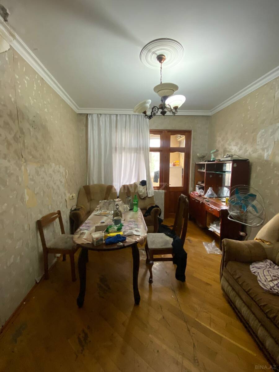 2 otaqlı Köhnə tikili, Memar Əcəmi m., Bakı