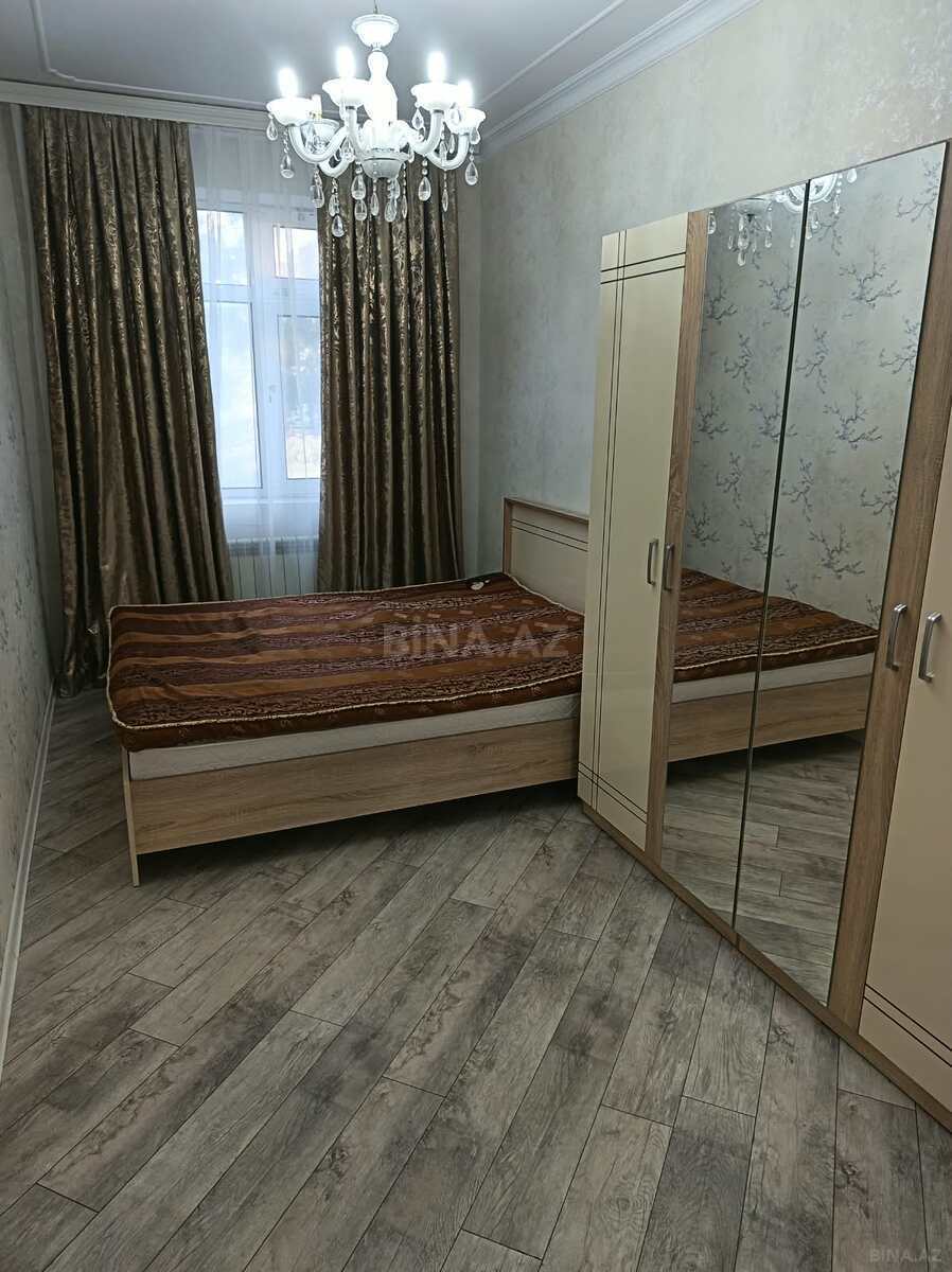 3 otaqlı Köhnə tikili, Memar Əcəmi m., Bakı