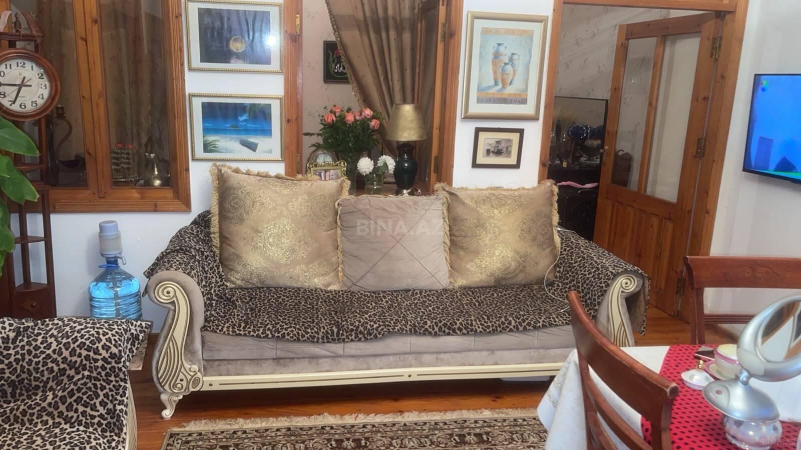 1 otaqlı Köhnə tikili, Nizami m., Bakı