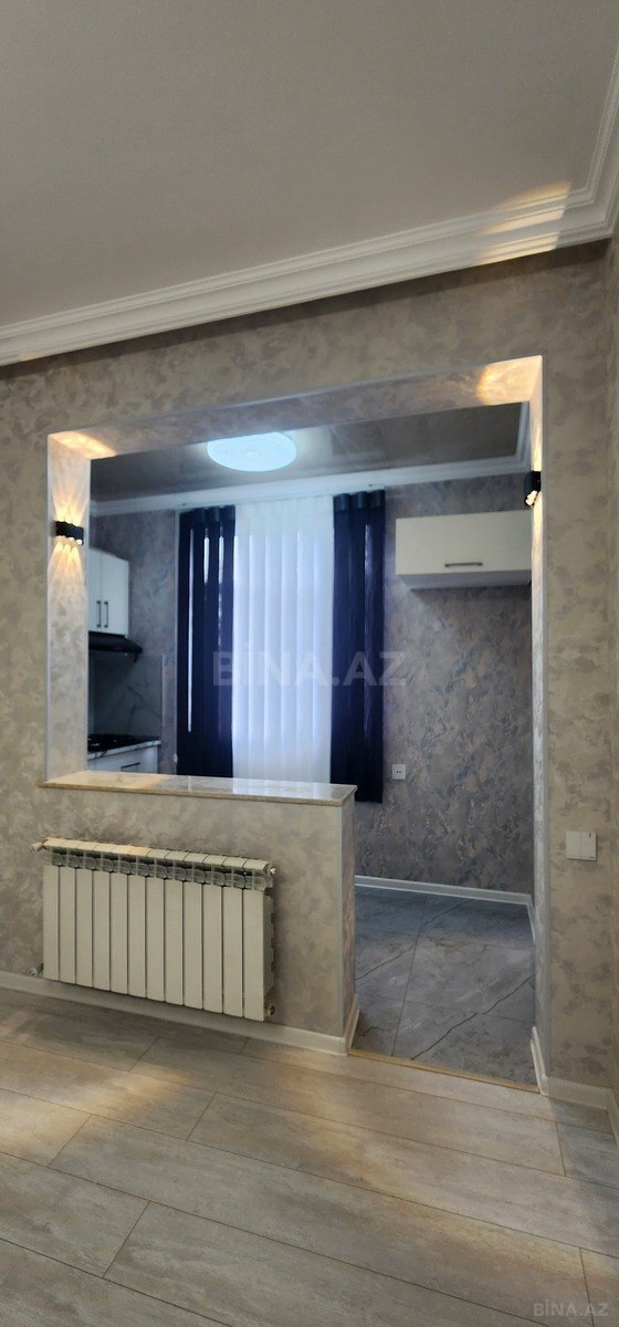 3 otaqlı Köhnə tikili, Memar Əcəmi m., Bakı