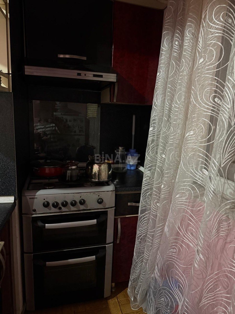 2 otaqlı Köhnə tikili, 8-ci mikrorayon q., Bakı