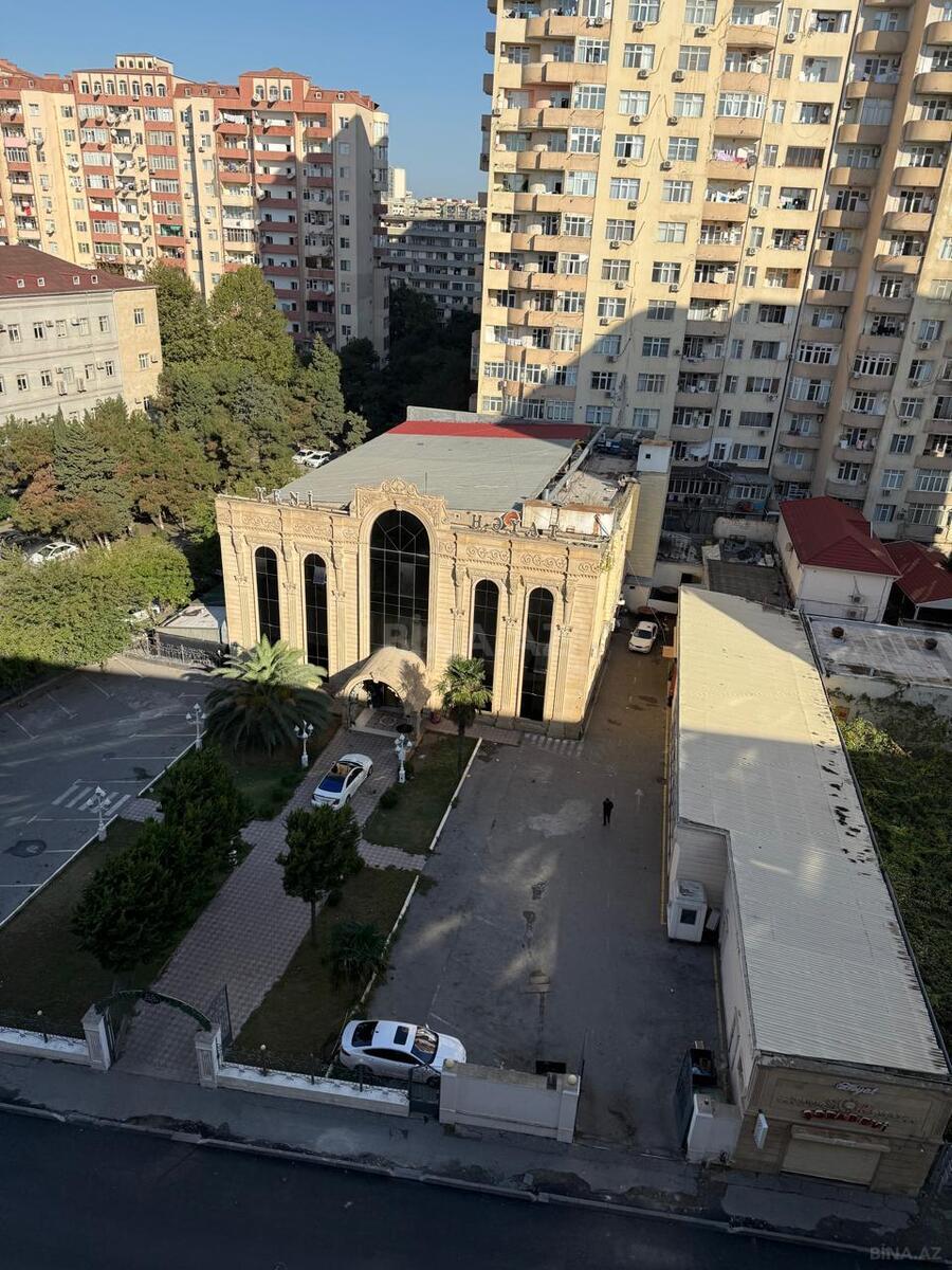 2 otaqlı Köhnə tikili, 8-ci mikrorayon q., Bakı
