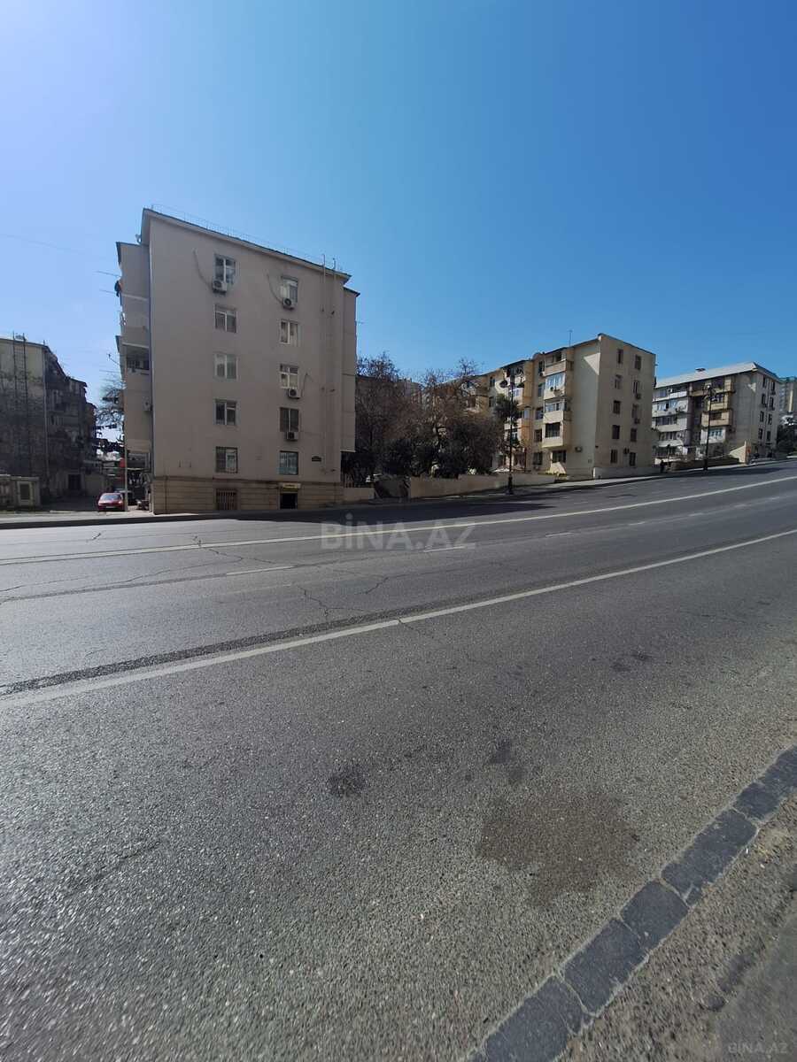 3 otaqlı Köhnə tikili, Elmlər Akademiyası m., Bakı