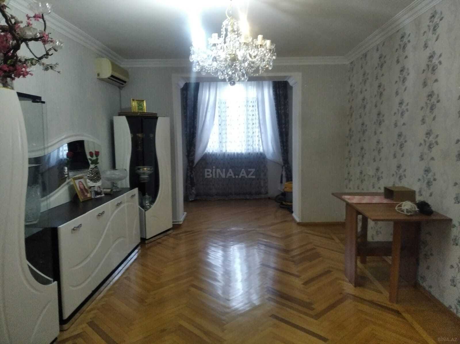 3 otaqlı Köhnə tikili, İnşaatçılar m., Bakı