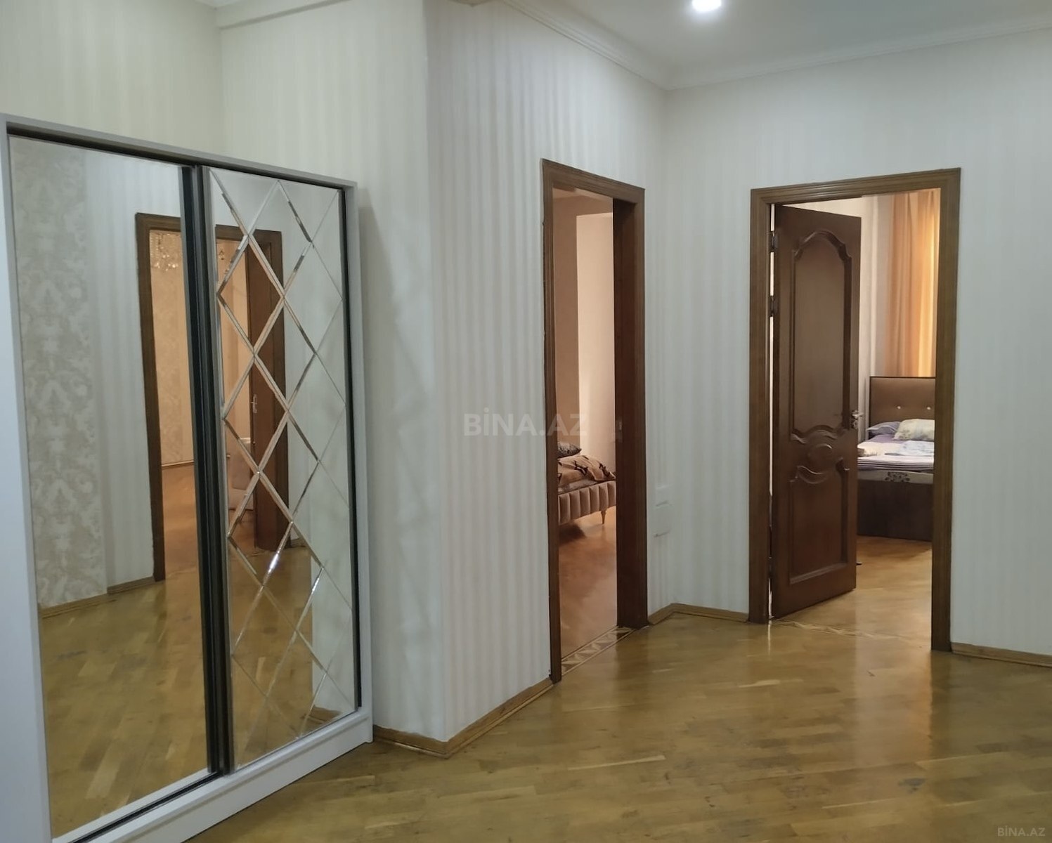 3 otaqlı Yeni tikili, Xırdalan