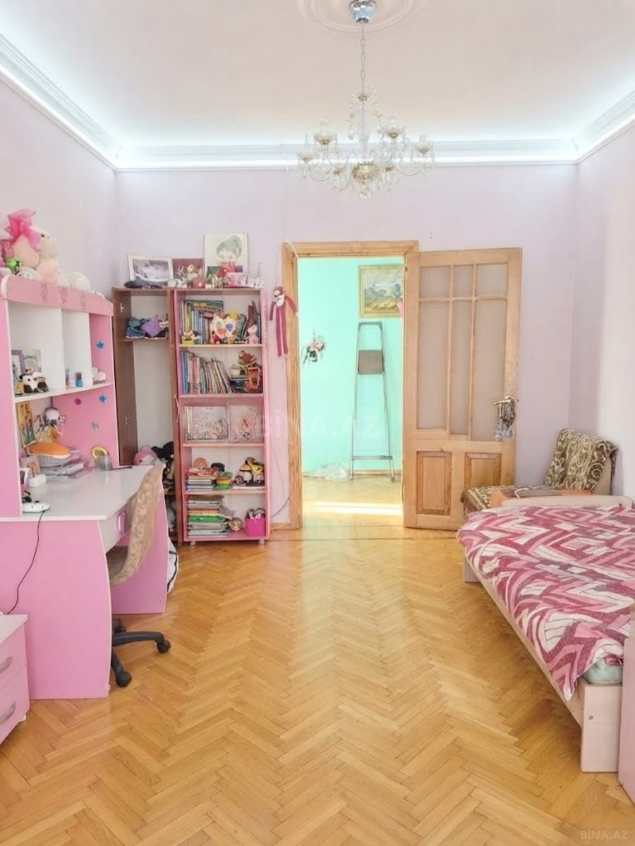 2 otaqlı Köhnə tikili, Memar Əcəmi m., Bakı