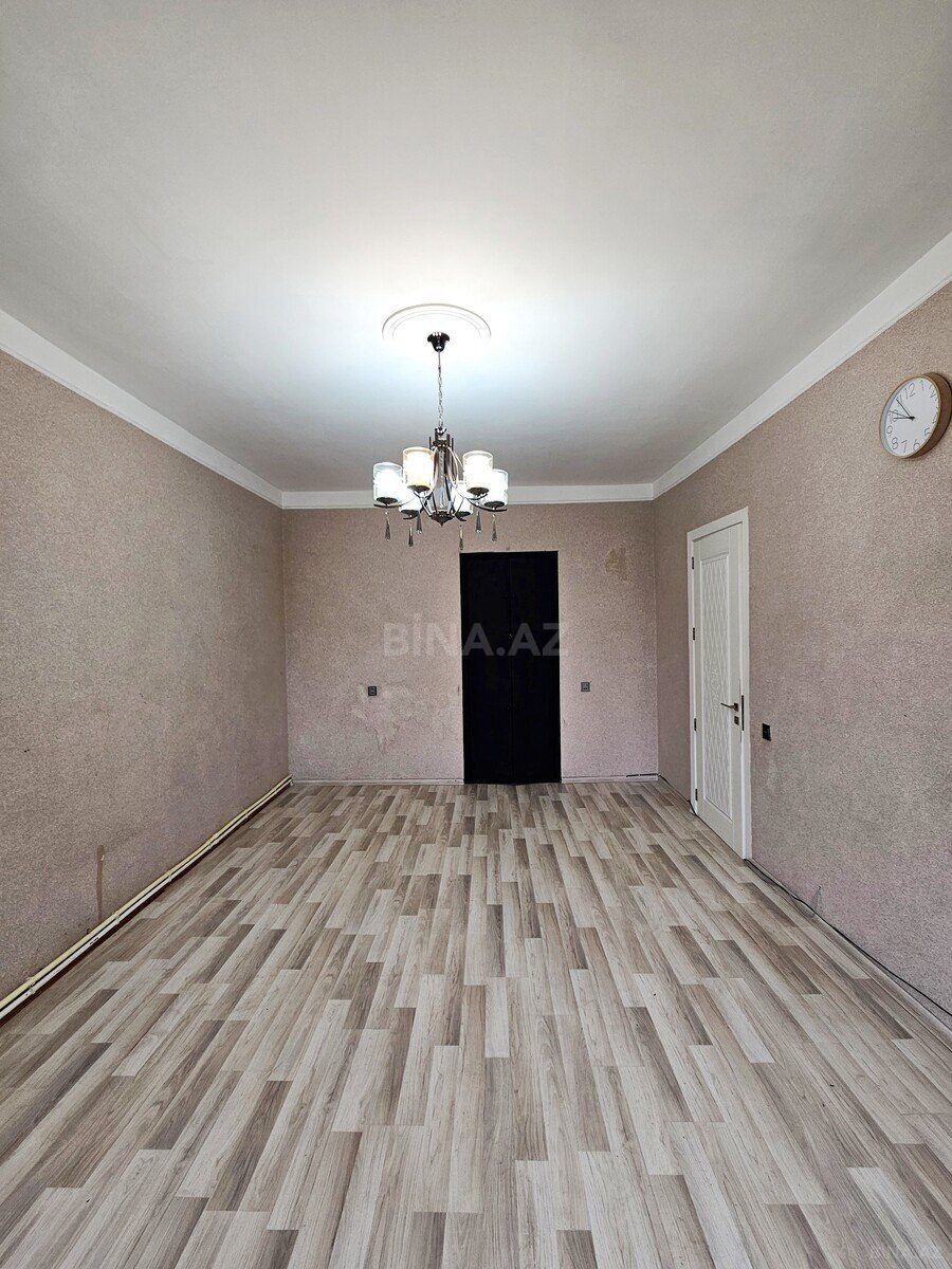 3 otaqlı Köhnə tikili, Qara Qarayev m., Bakı