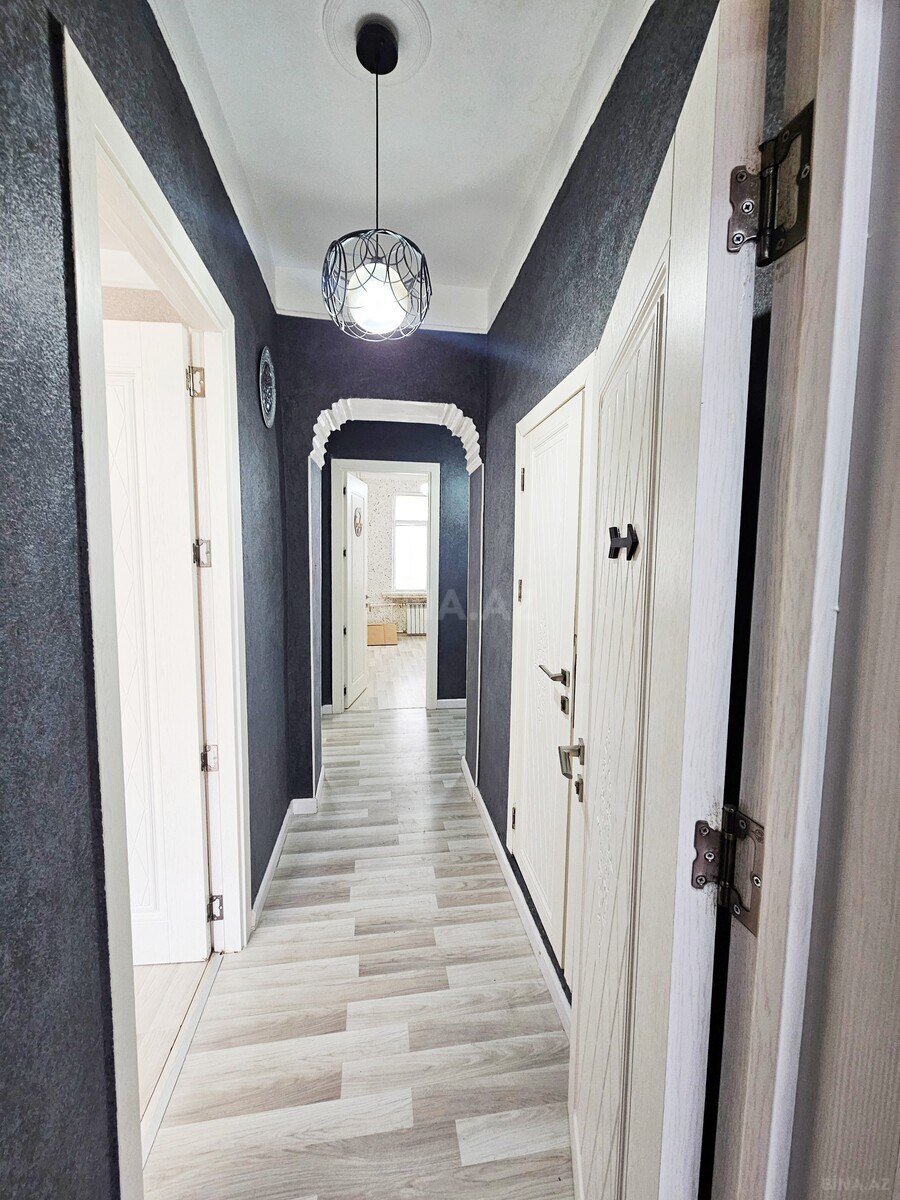3 otaqlı Köhnə tikili, Qara Qarayev m., Bakı