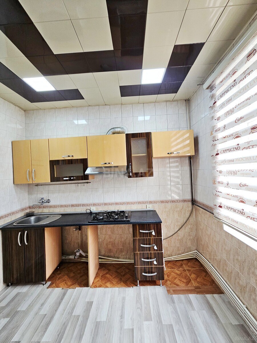3 otaqlı Köhnə tikili, Qara Qarayev m., Bakı