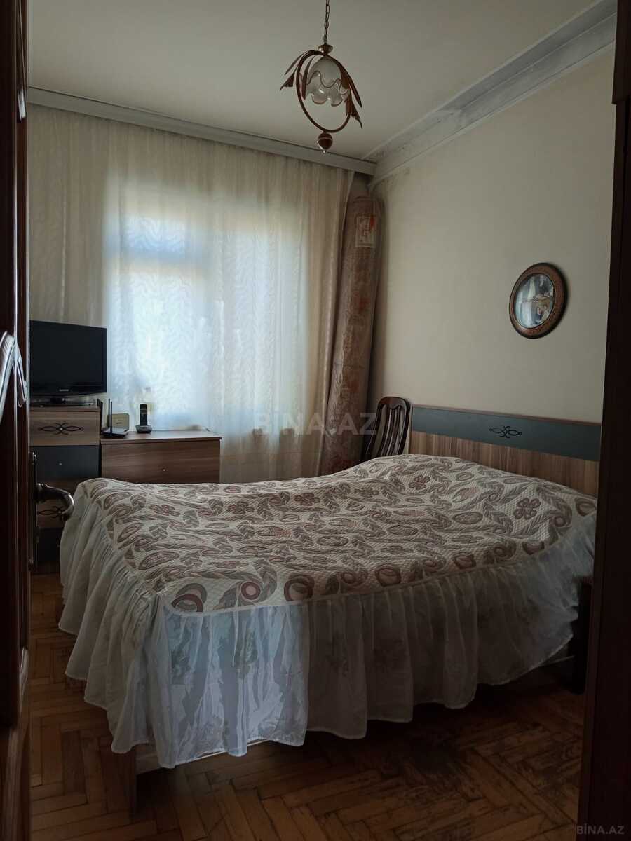 3 otaqlı Köhnə tikili, Xalqlar Dostluğu m., Bakı