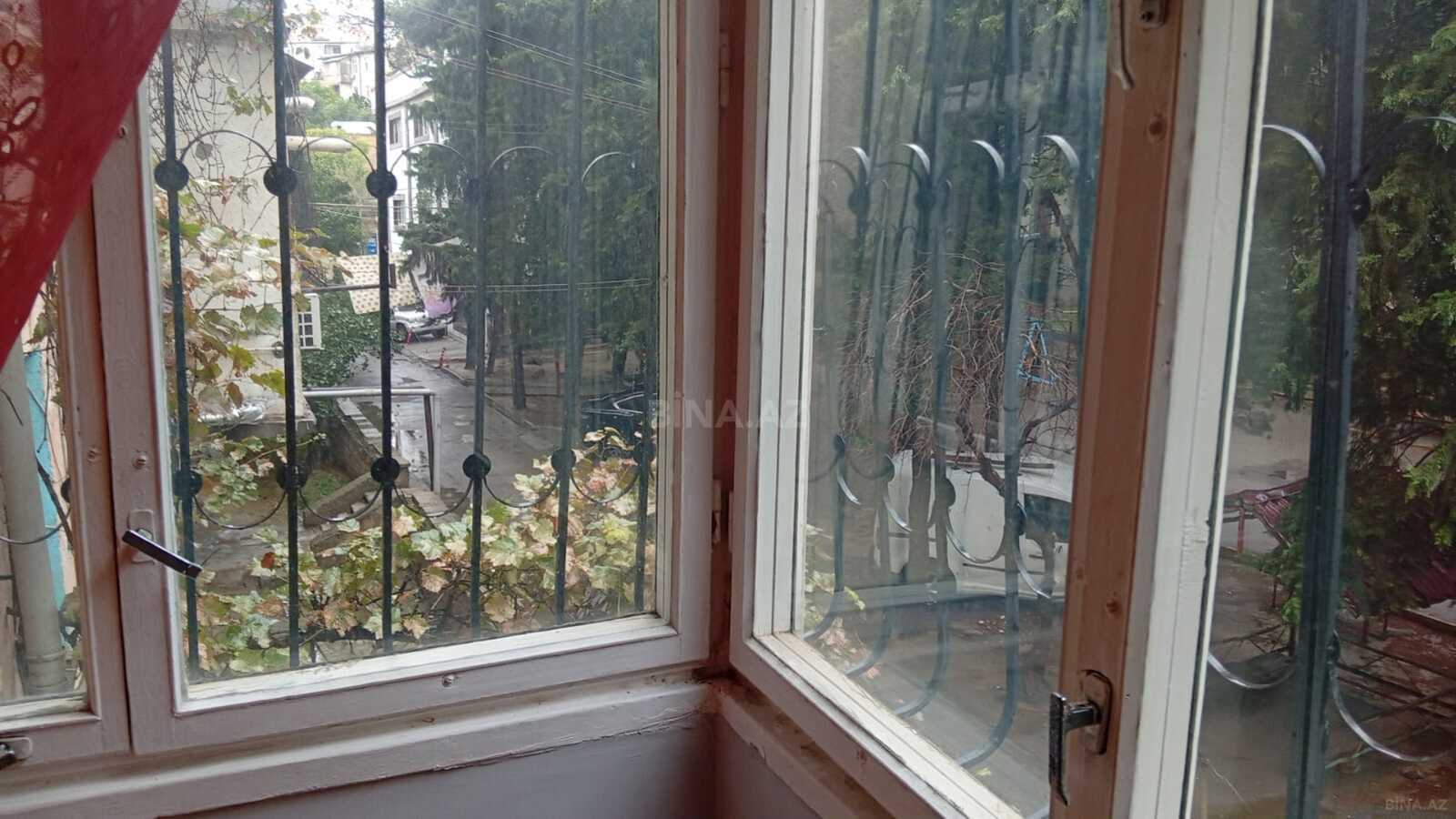 2 otaqlı Köhnə tikili, Memar Əcəmi m., Bakı