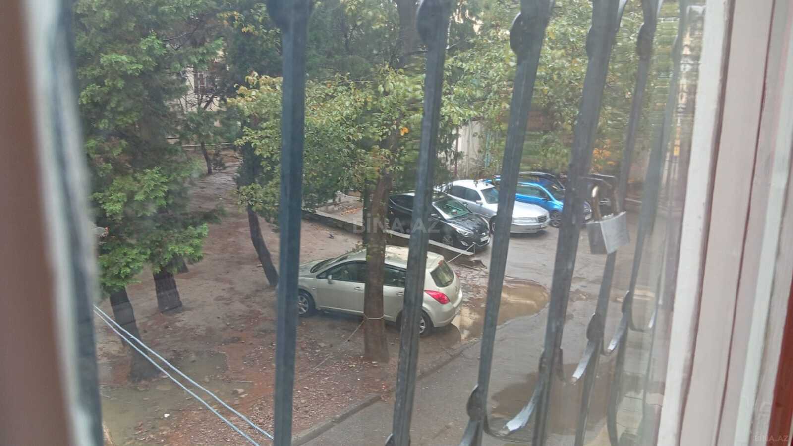 2 otaqlı Köhnə tikili, Memar Əcəmi m., Bakı