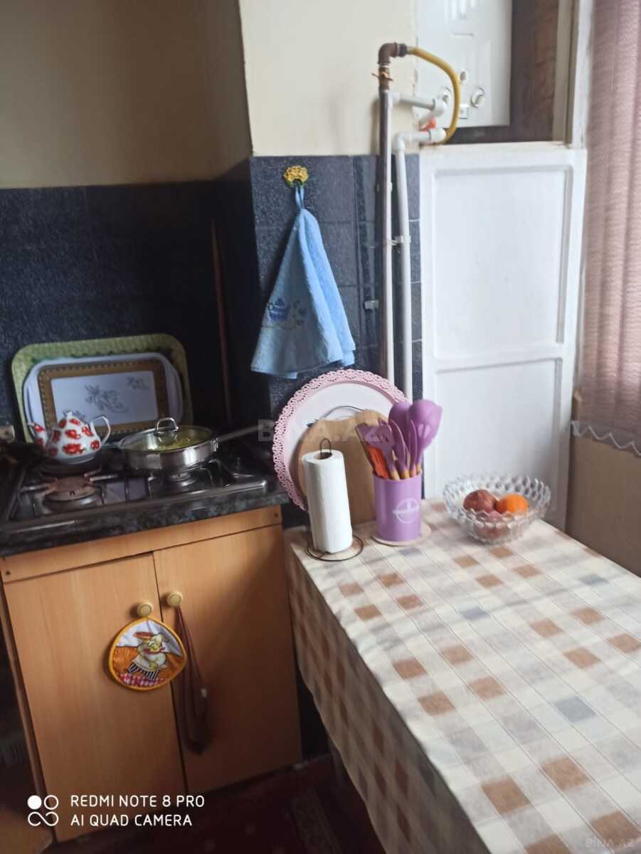 3 otaqlı Köhnə tikili, Həzi Aslanov m., Bakı