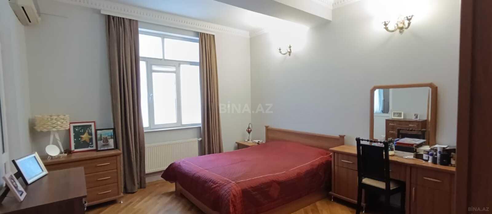 4 otaqlı Yeni tikili, Nizami m., Bakı