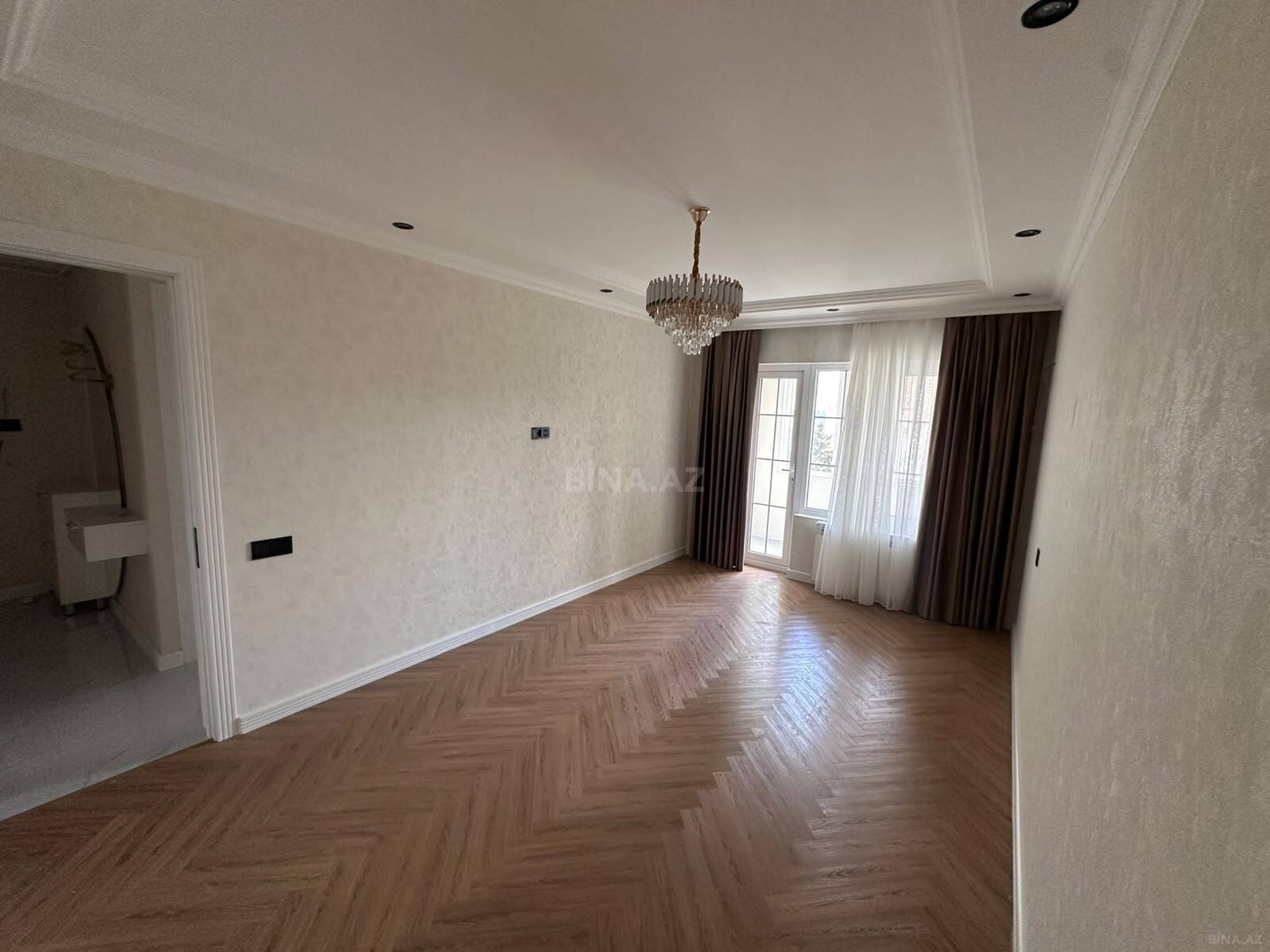 3 otaqlı Köhnə tikili, Azadlıq Prospekti m., Bakı