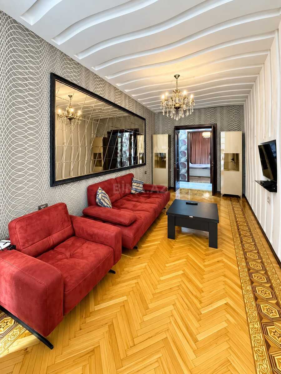2 otaqlı Köhnə tikili, Elmlər Akademiyası m., Bakı
