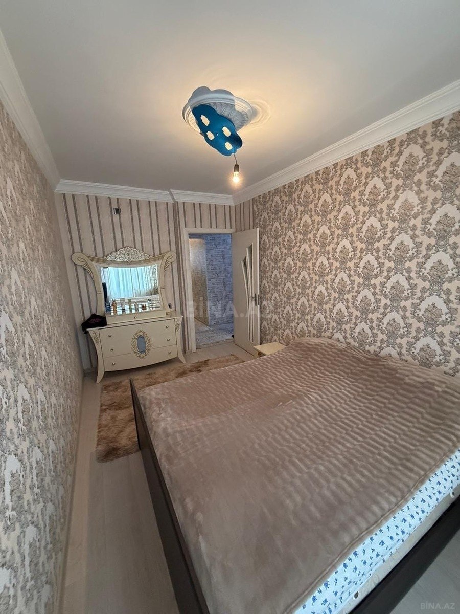 3 otaqlı Köhnə tikili, Bakıxanov q., Bakı