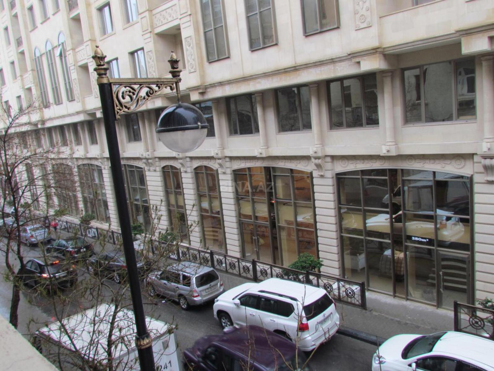 3 otaqlı Köhnə tikili, İçəri Şəhər m., Bakı