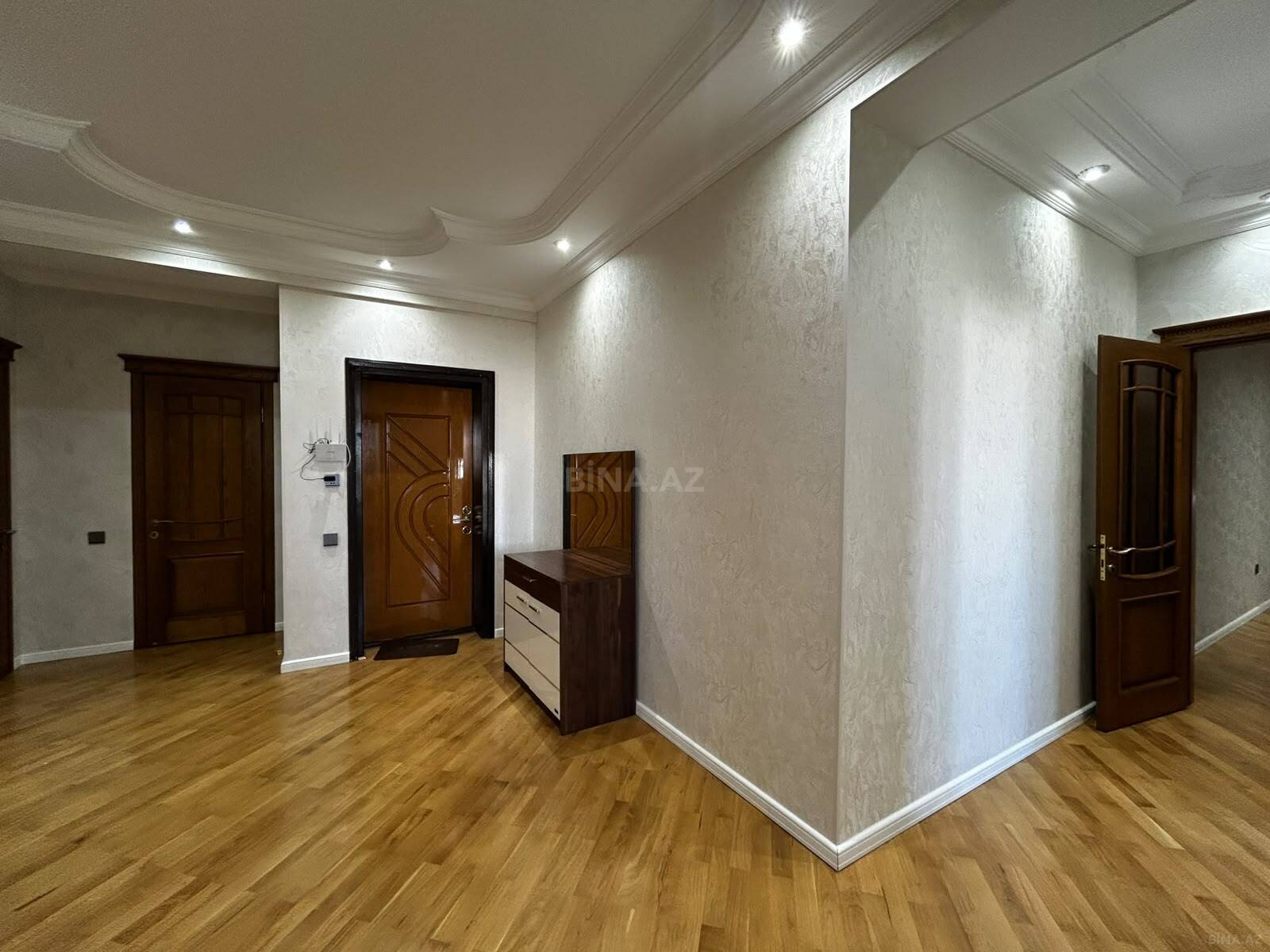 3 otaqlı Yeni tikili, Badamdar q., Bakı
