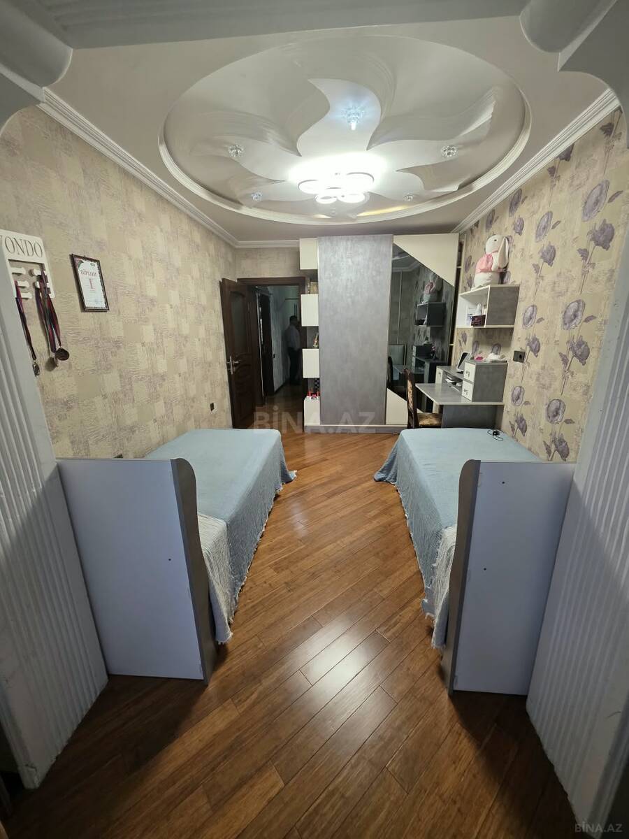 3 otaqlı Köhnə tikili, Xalqlar Dostluğu m., Bakı