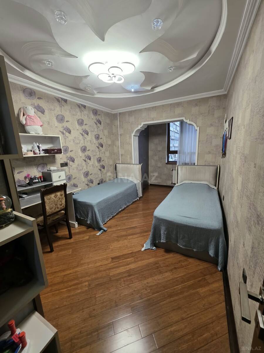3 otaqlı Köhnə tikili, Xalqlar Dostluğu m., Bakı
