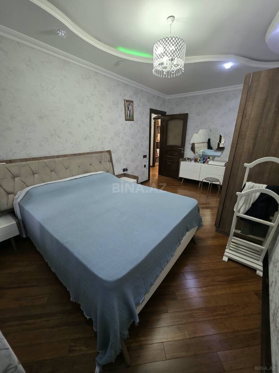 3 otaqlı Köhnə tikili, Xalqlar Dostluğu m., Bakı
