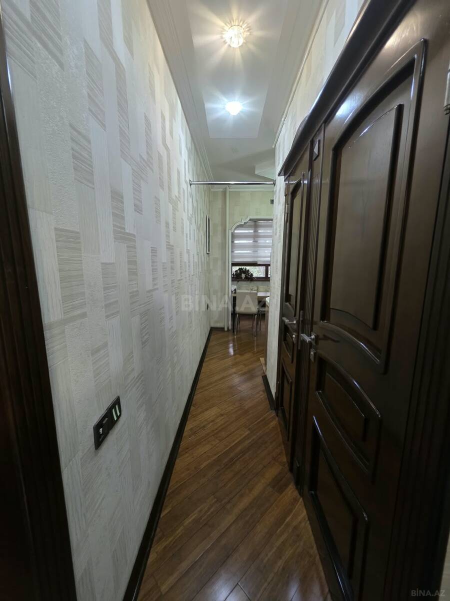 3 otaqlı Köhnə tikili, Xalqlar Dostluğu m., Bakı
