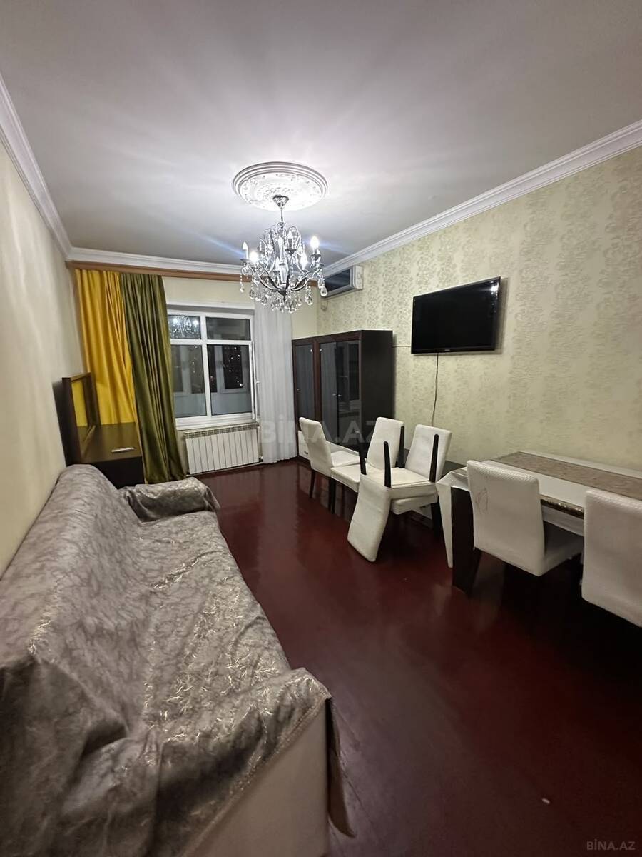 3 otaqlı Köhnə tikili, Qara Qarayev m., Bakı