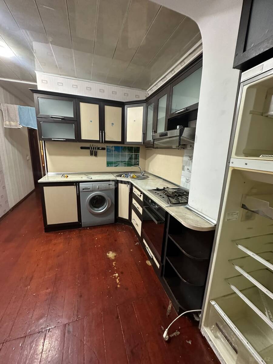 3 otaqlı Köhnə tikili, Qara Qarayev m., Bakı
