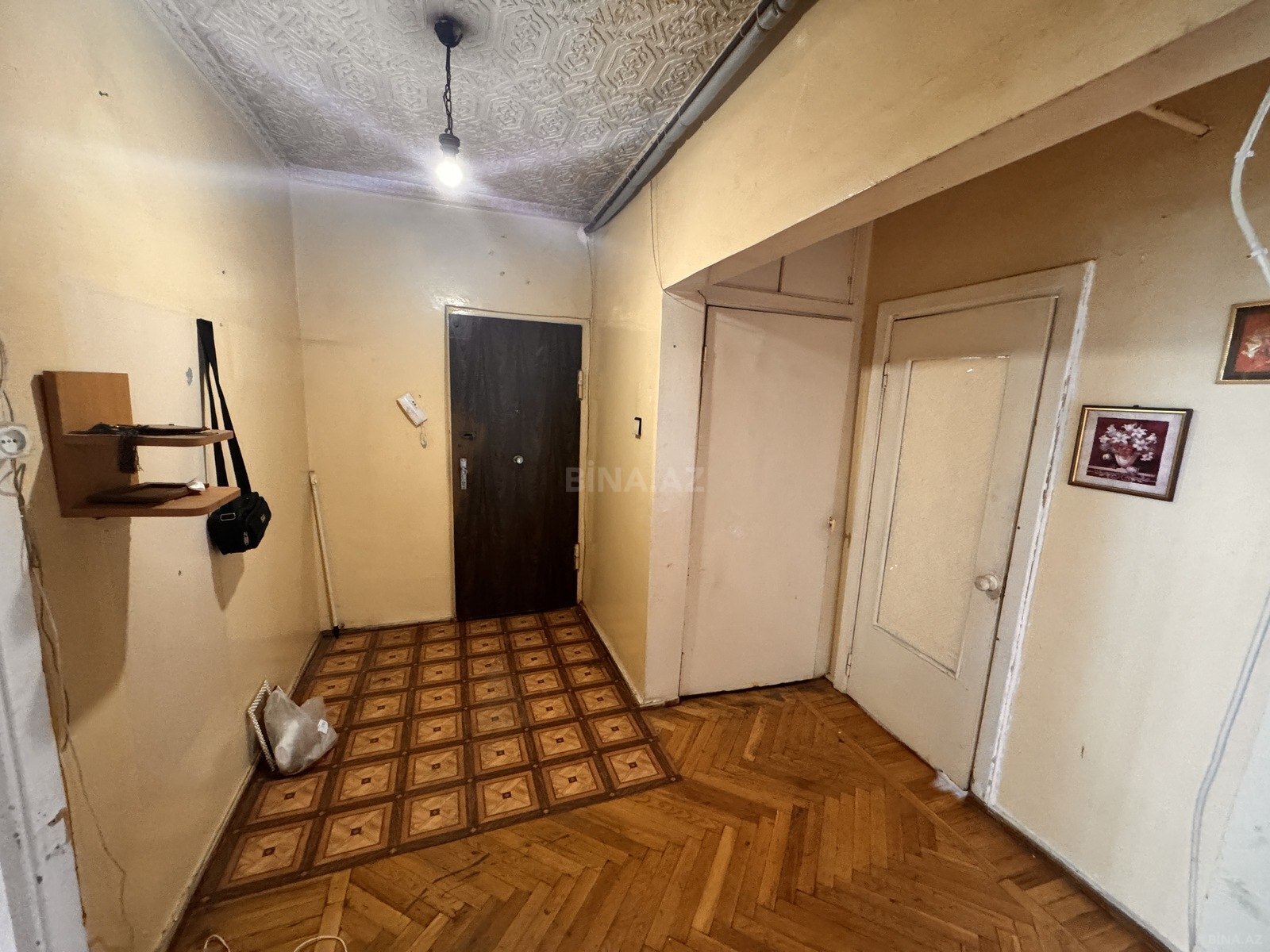 3 otaqlı Köhnə tikili, Qara Qarayev m., Bakı