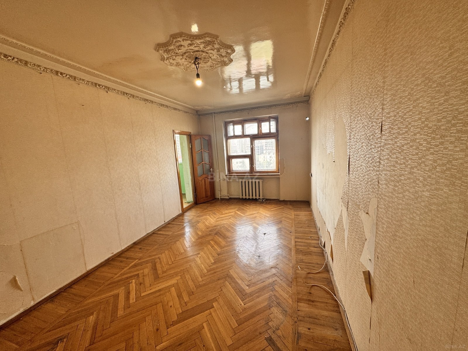 3 otaqlı Köhnə tikili, Qara Qarayev m., Bakı
