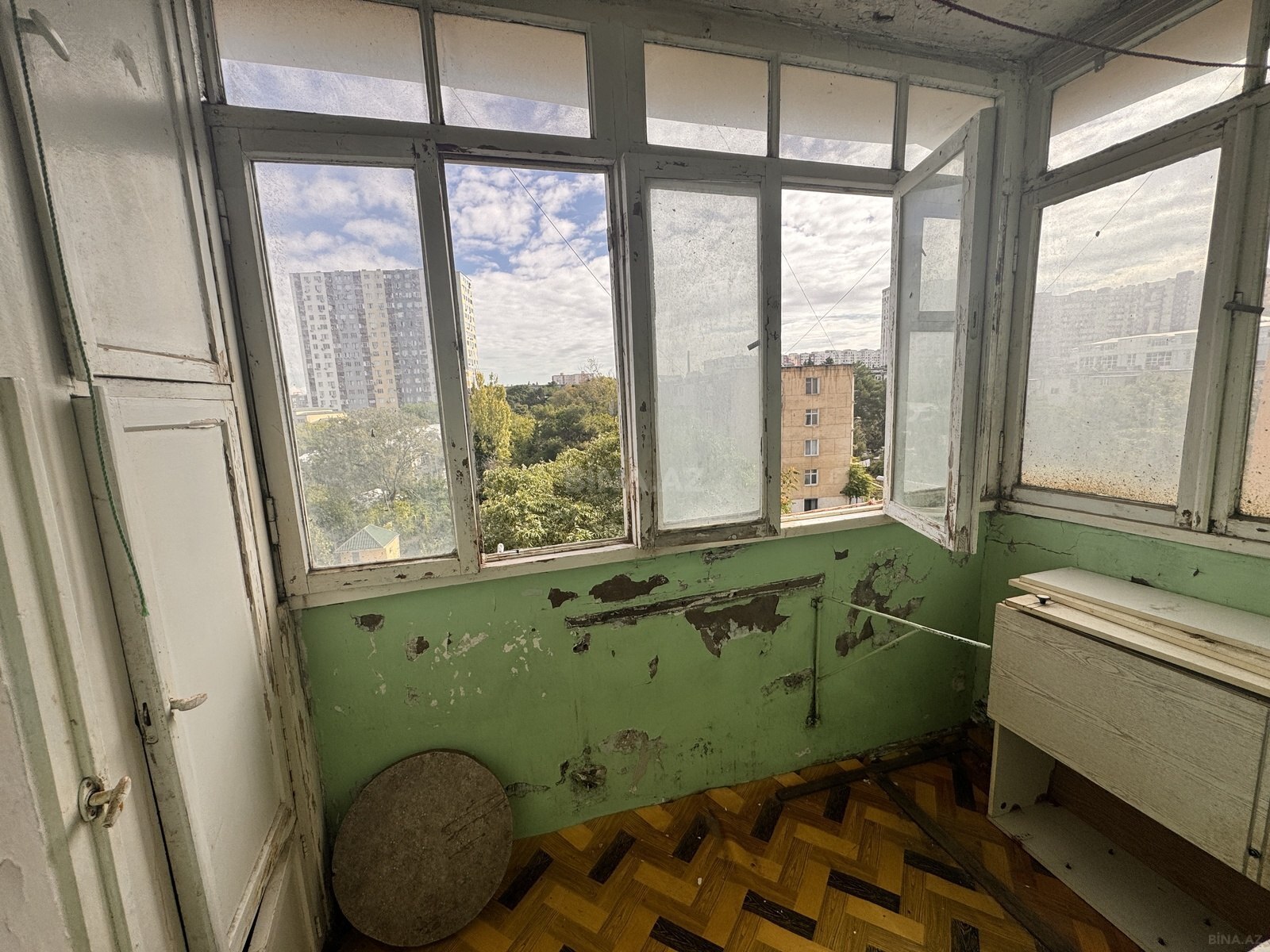 3 otaqlı Köhnə tikili, Qara Qarayev m., Bakı