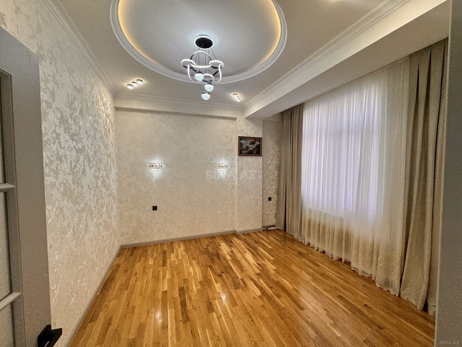 3 otaqlı Yeni tikili, Qara Qarayev m., Bakı