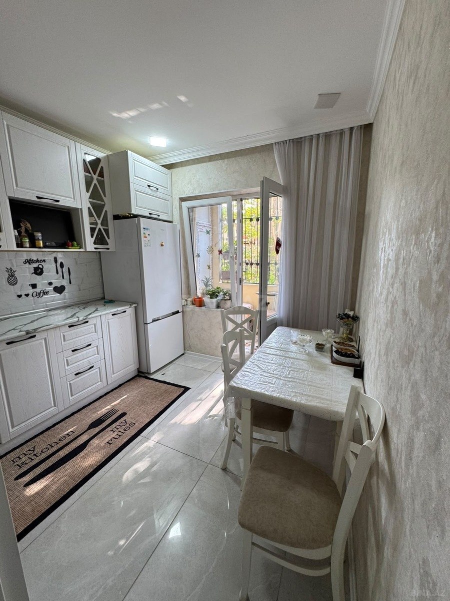 3 otaqlı Köhnə tikili, Yeni Yasamal q., Bakı