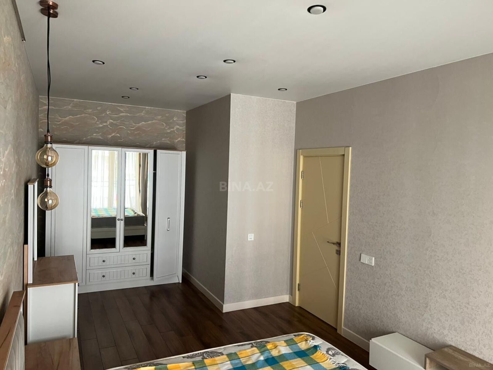3 otaqlı Yeni tikili, Şah İsmayıl Xətai m., Bakı