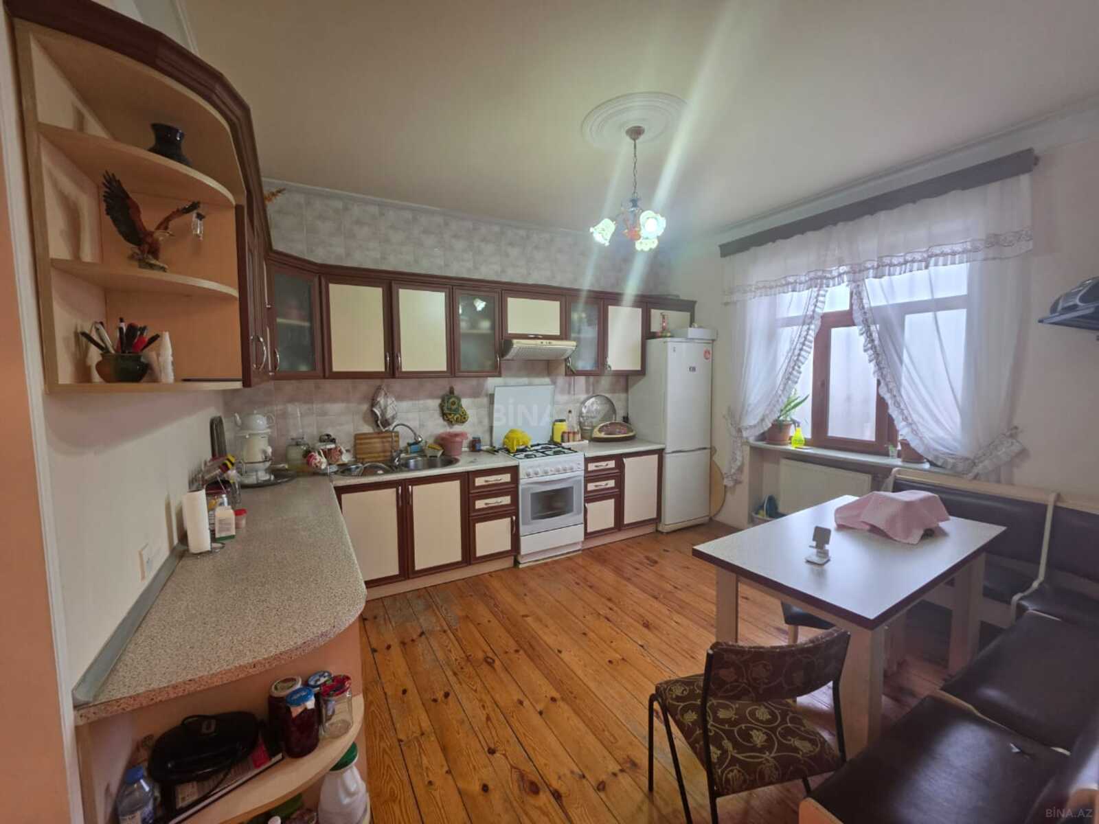 7 otaqlı Həyət evi/Bağ evi, Saray q., Bakı
