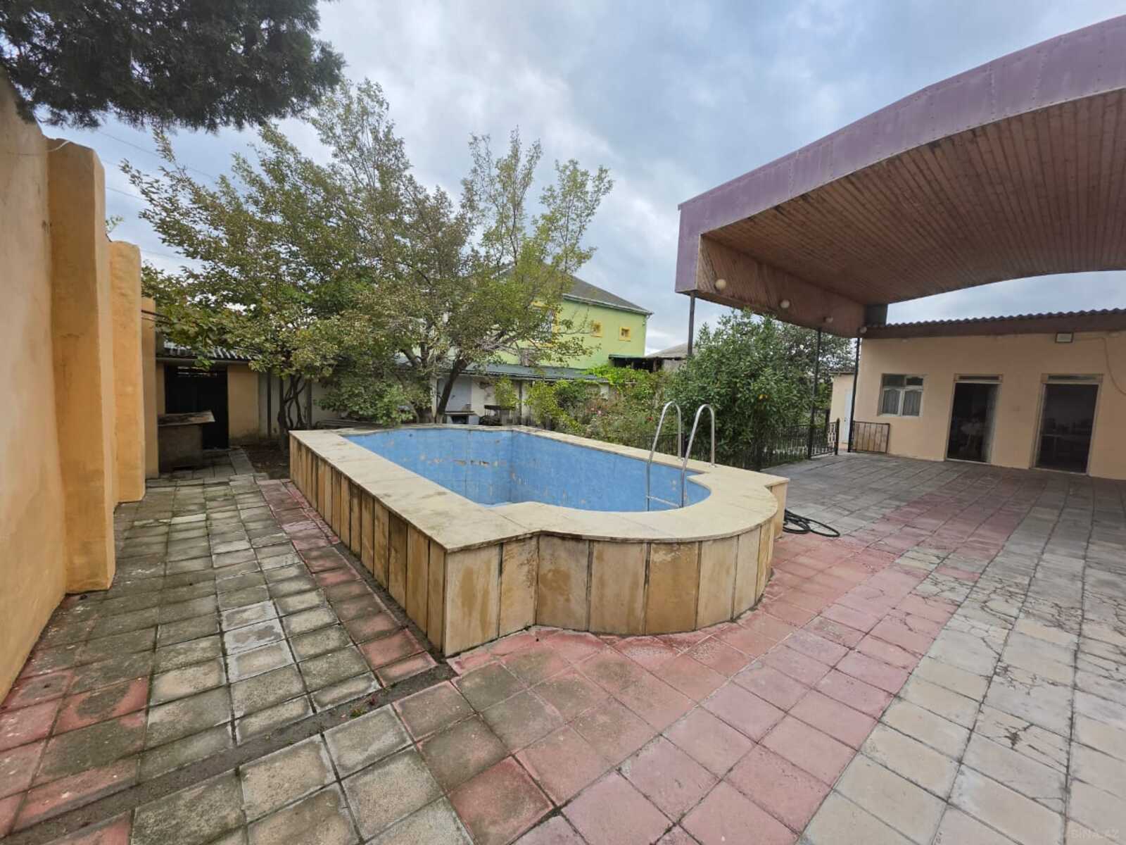 7 otaqlı Həyət evi/Bağ evi, Saray q., Bakı