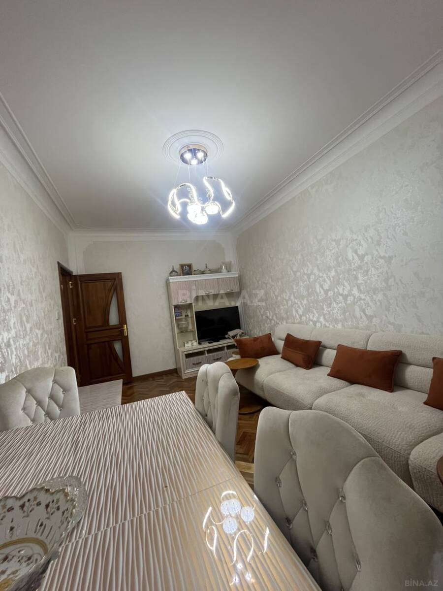 3 otaqlı Köhnə tikili, Həzi Aslanov m., Bakı