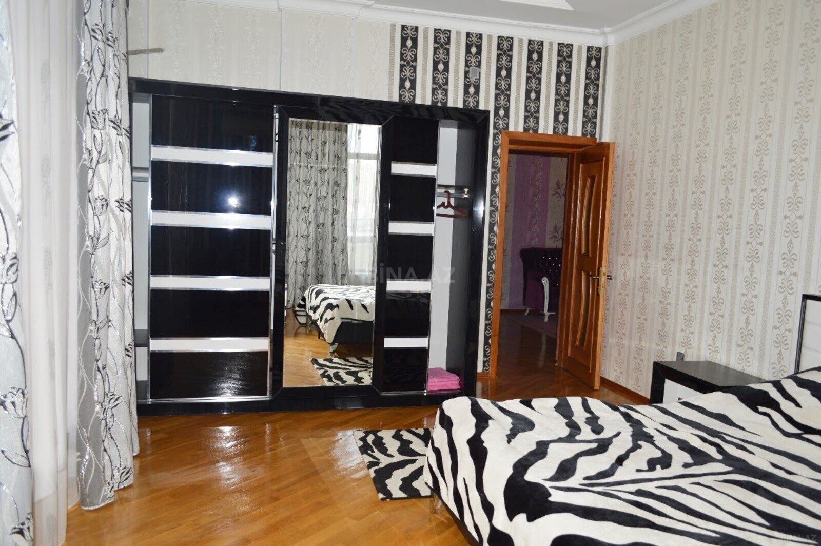 4 otaqlı Yeni tikili, İnşaatçılar m., Bakı