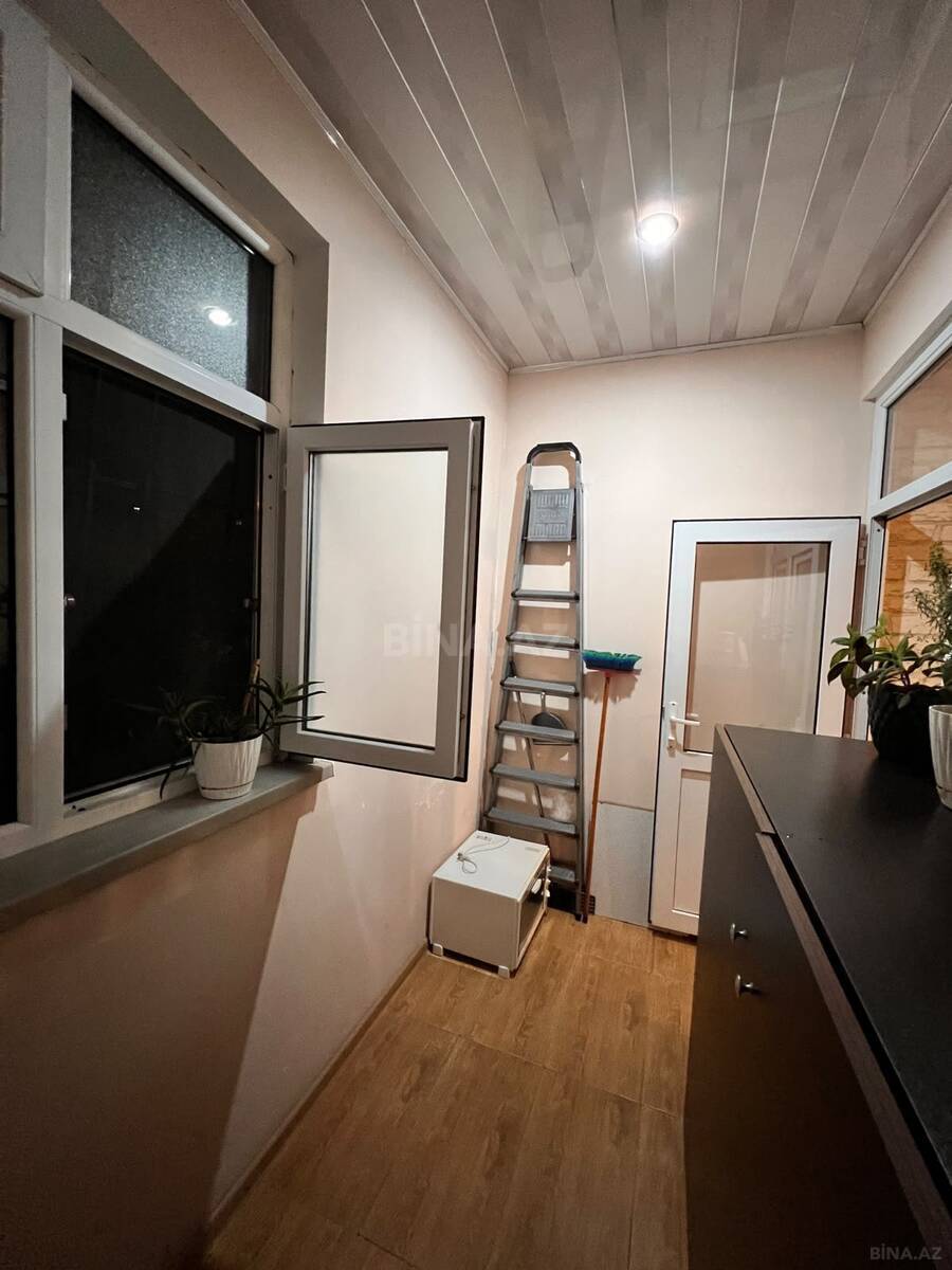 3 otaqlı Köhnə tikili, Xalqlar Dostluğu m., Bakı