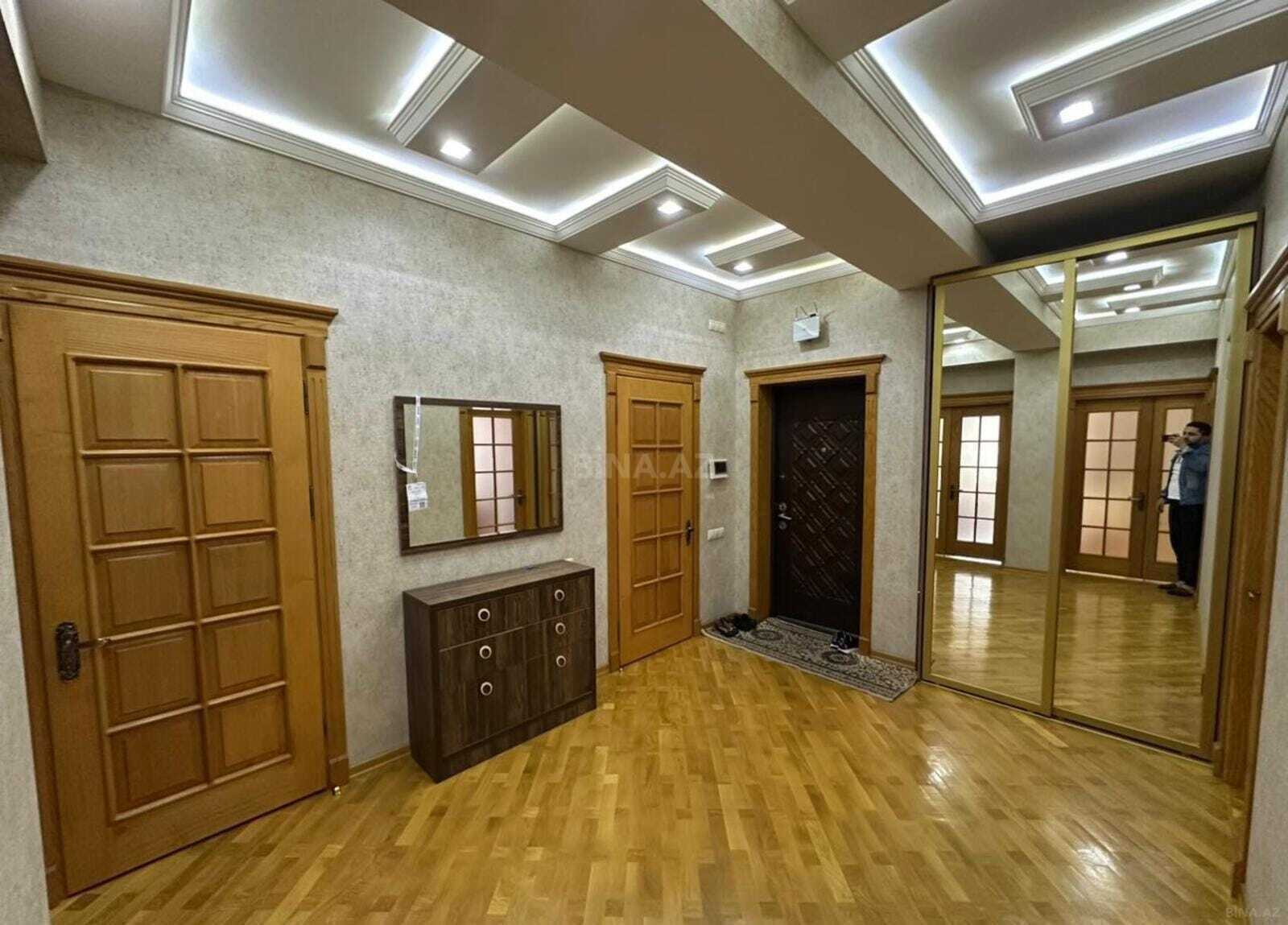 3 otaqlı Yeni tikili, 8 Noyabr m., Bakı