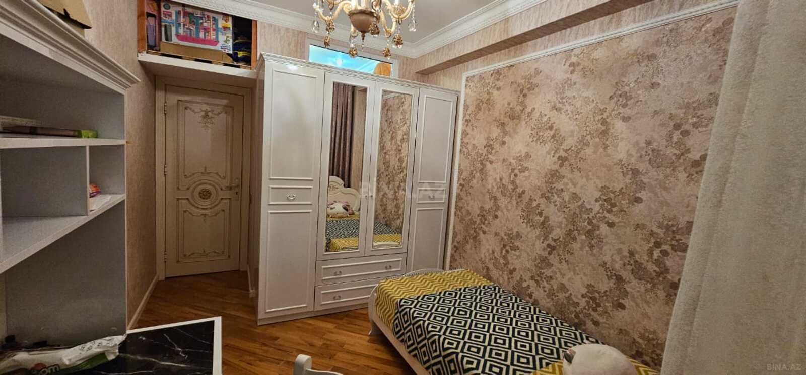3 otaqlı Yeni tikili, Xırdalan