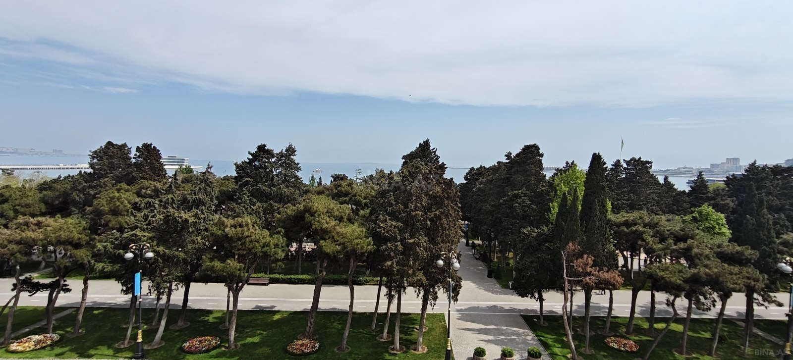 4 otaqlı Köhnə tikili, Sahil m., Bakı