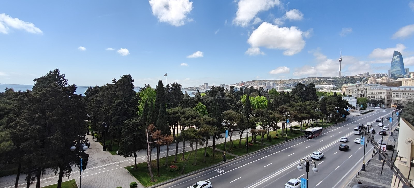4 otaqlı Köhnə tikili, Sahil m., Bakı